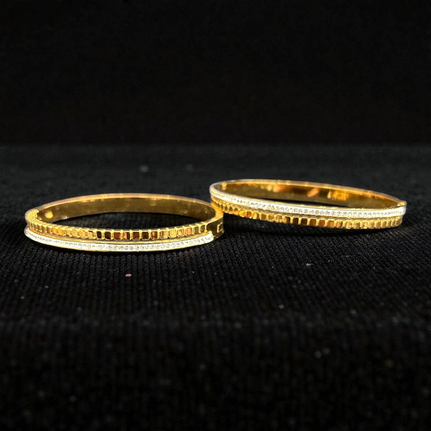 Dual-Texture Crystal-Edge Slim Bangles anti tarnish ( pack of 3)