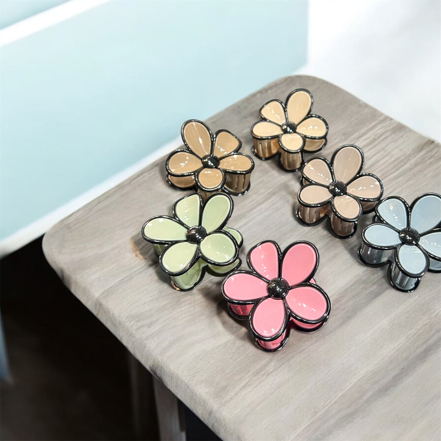 Flower clutcher pastel (pack of 12)