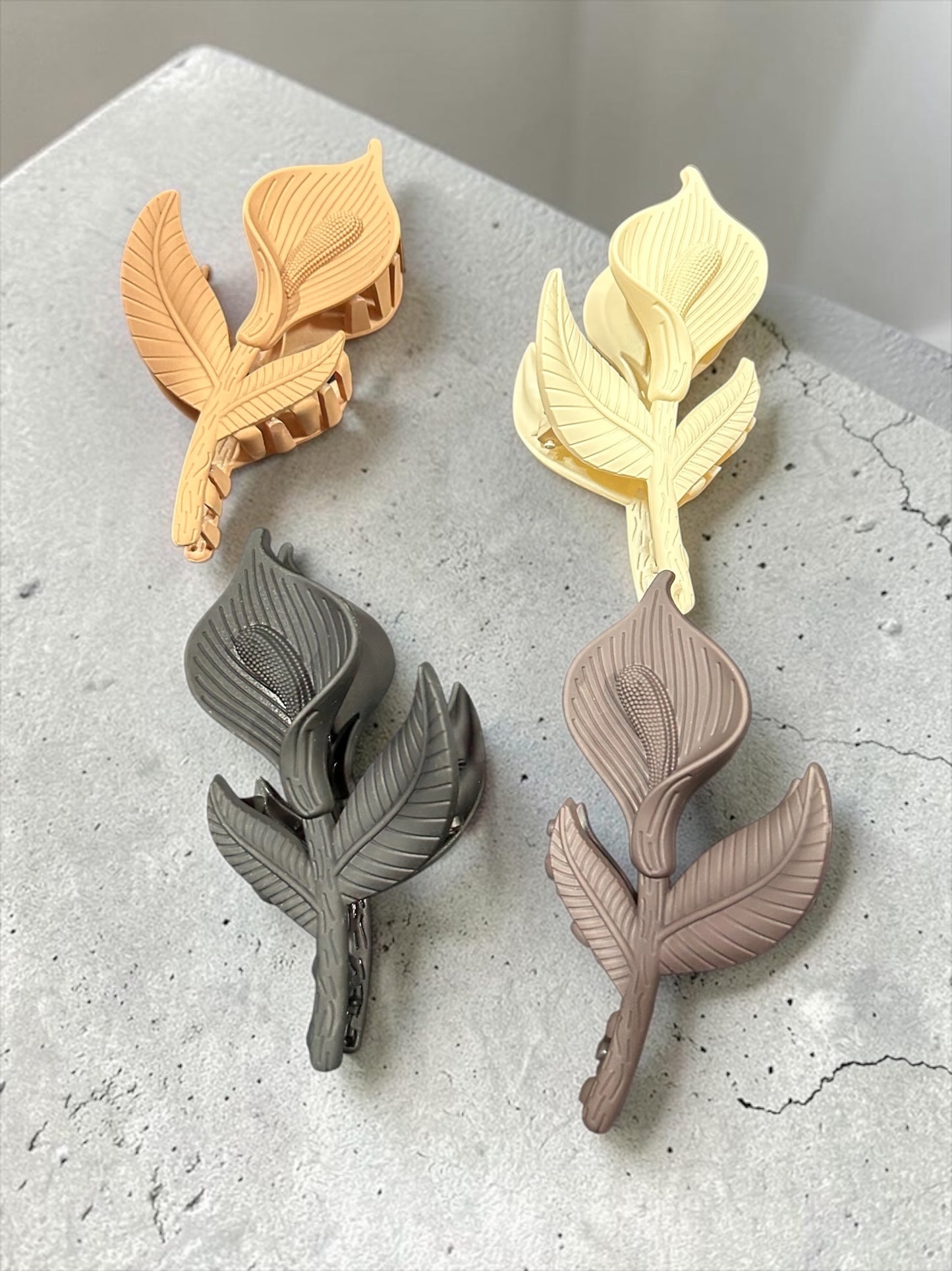πΏ Korean Calla Lily Hair Claw Clip β Matte Floral Hair Clutcher for Women & Girls(pack of 12)