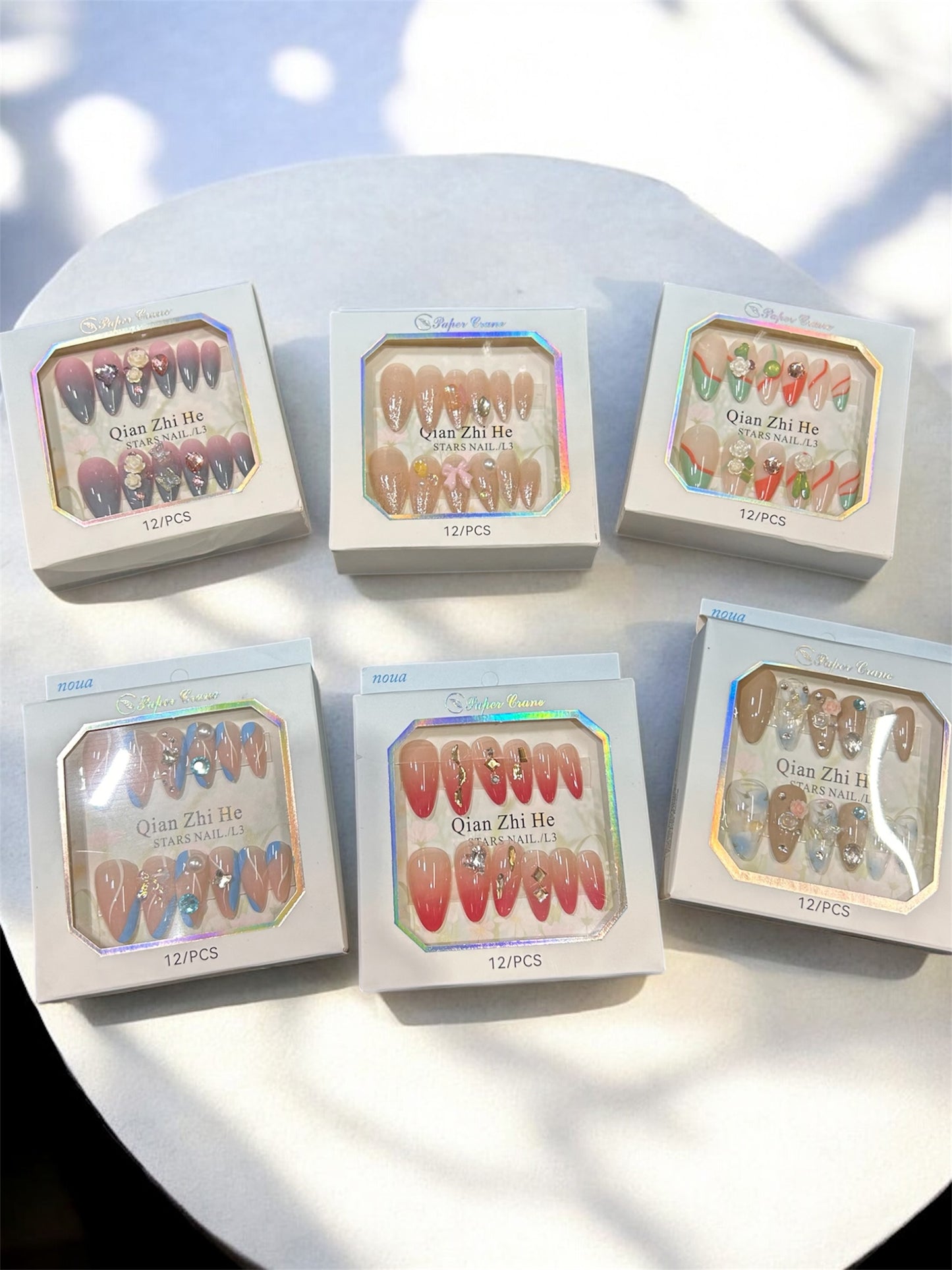 Qian Zhi He Luxury Press-On Nail Set( pack of 12 set)
