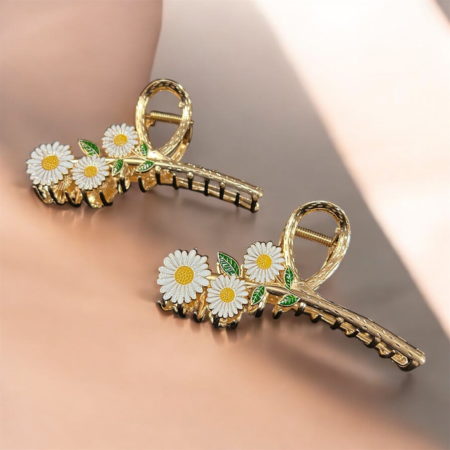 Golden Daisy Whisper Hair Claw ( pack of 12)