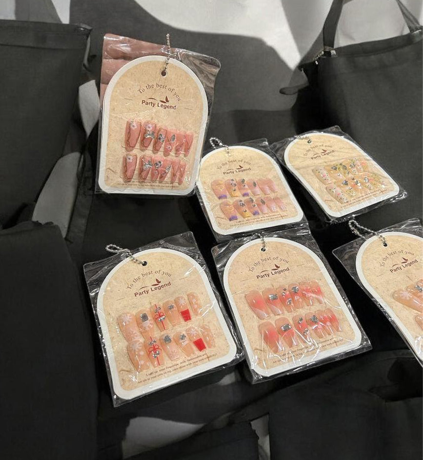 Professional Press-On Nails – Premium Korean Style Nail Art ( pack of 12 )