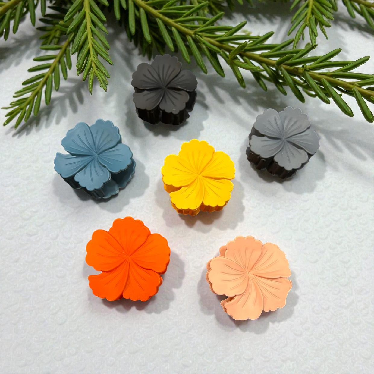 Flower clutcher medium size( pack of 12)