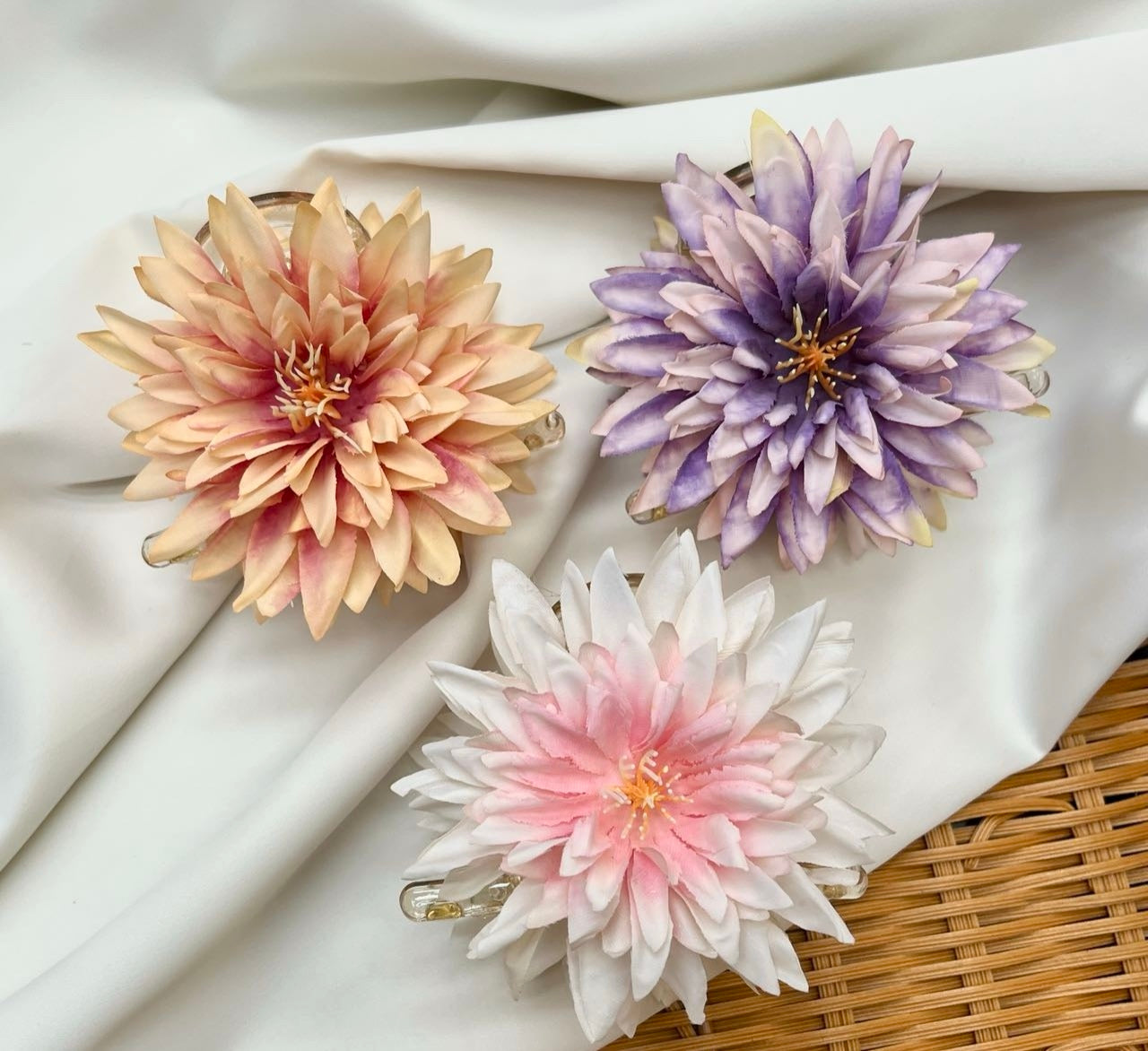 Korean flower clutcher ( pack of 12)