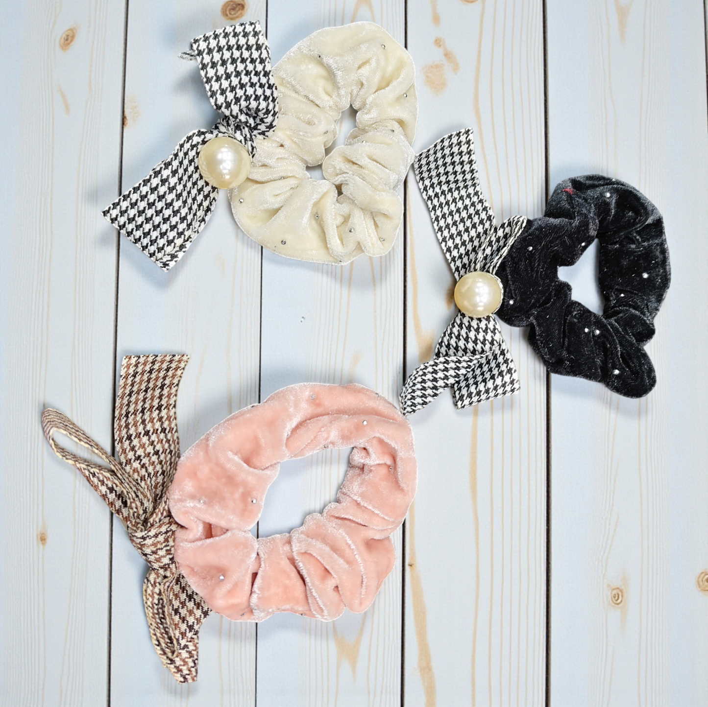 Korean premium scrunchies( pack of 25)