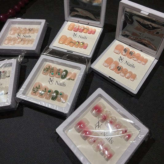 Luxury Press-On Nails Set | Designer Nail Art Wearable Manicure | Reusable Salon Finish Nails( pack of 12)