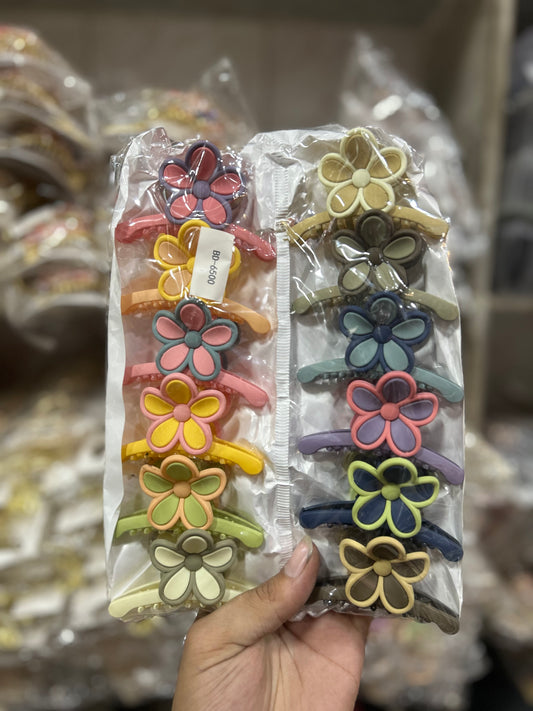 🌼 Korean Daisy Flower Hair Claw Clips Set – Matte Floral Hair Clutcher for Women & Girls (pack of 12)