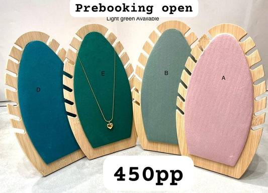 Locket stand (Random color)-1 piece