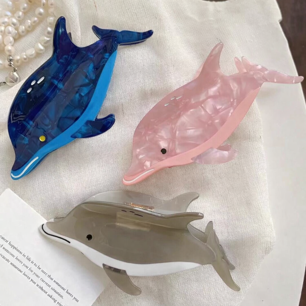 Acrylic clutchers premium quality ( pack of 12)